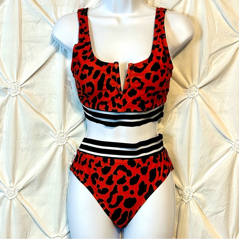 NWT Womens 2 Piece Bikini Swimsuit- Medium